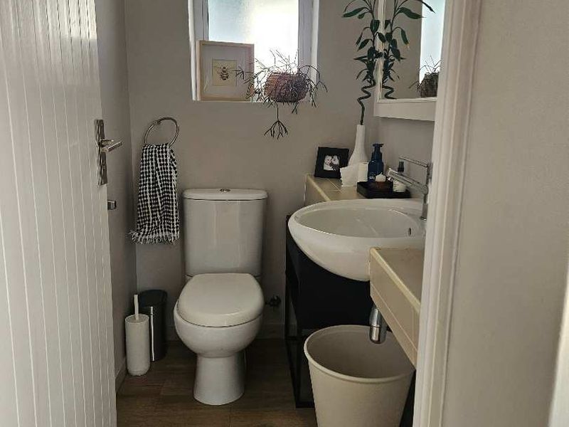 Main Road Hermanus : 3 Bedroom 2 Bathroom Apartment - Photo 8