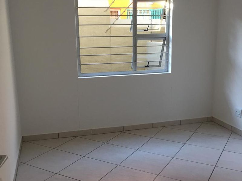 Apartment For Sale In Otjomuise 2, Otjiwa Court 081 495 6379 - Photo 4