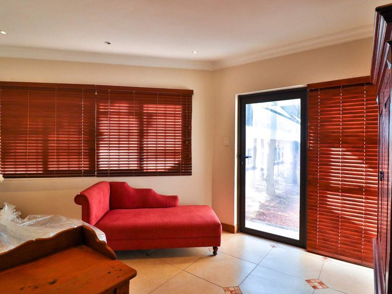 4 BEDROOM HOUSE FOR SALE IN BROOKLYN - Photo 10