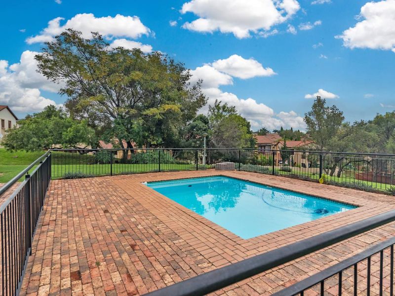 Tranquil riverfront duplex in secure estate awaits you! - Photo 6