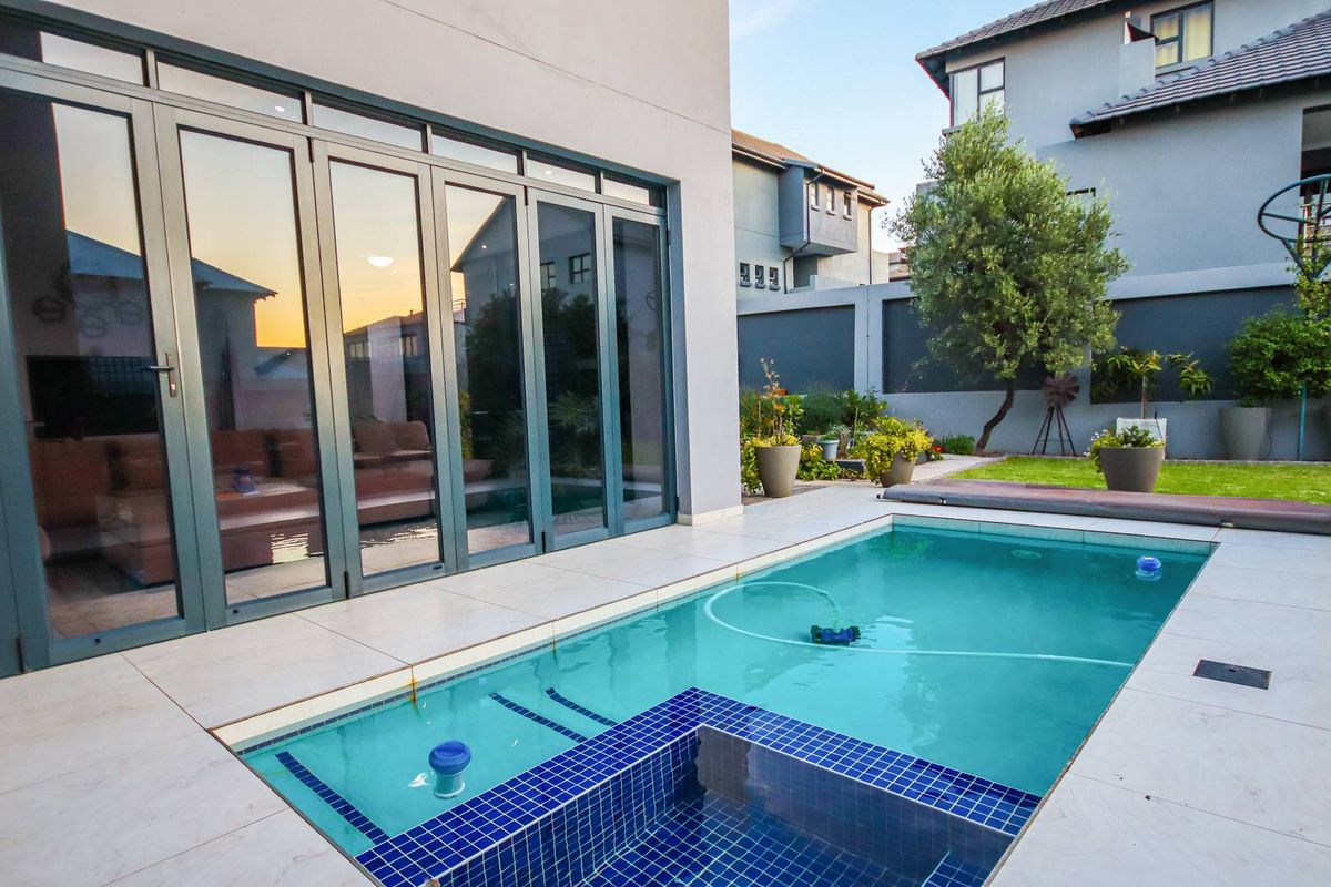 Magnificent home FOR SALE with endless views in The Hills Game Reverse - Photo 3