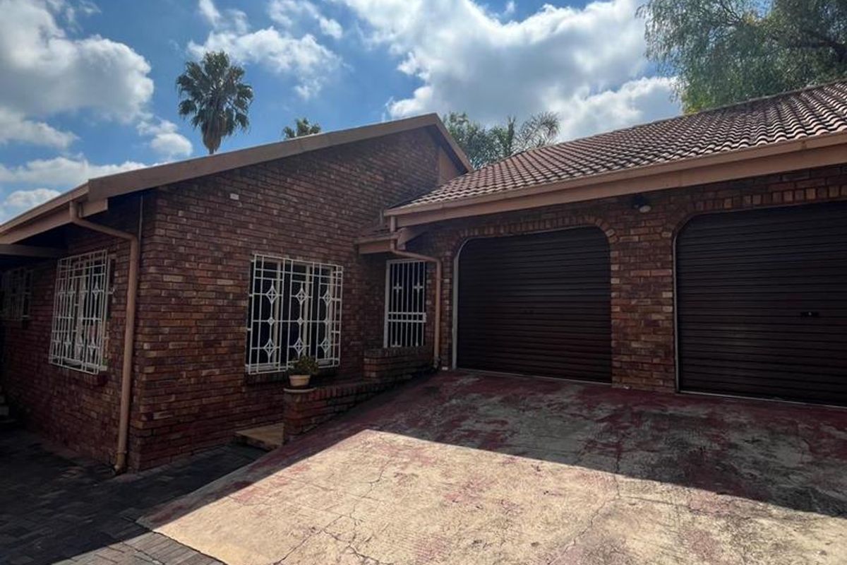 4 Bedroom 2 bathroom family home available immediately - Photo 3