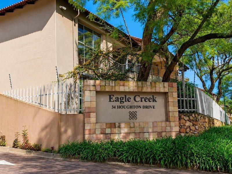 Apartment For Sale in Houghton Estate, Johannesburg - Photo 2