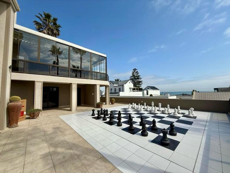 FOR SALE- 5 BEDROOM HOUSE WITH SEA VIEW HOUSE IN CENTRAL SWAKOPMUND, NAMIBIA - Photo 5