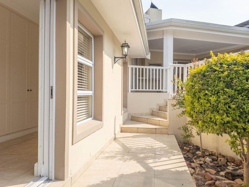 Three bedroom family home in Highlands Estate - Photo 5