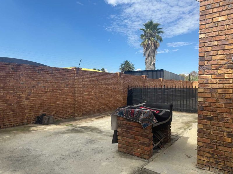 Spacious Ground Floor Corner Unit in Ravenswood, Boksburg - Photo 6