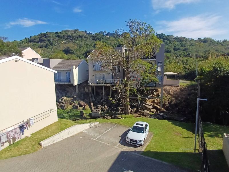 Top floor 2 bedroom apartment in a standalone building within Silverstream - Photo 8