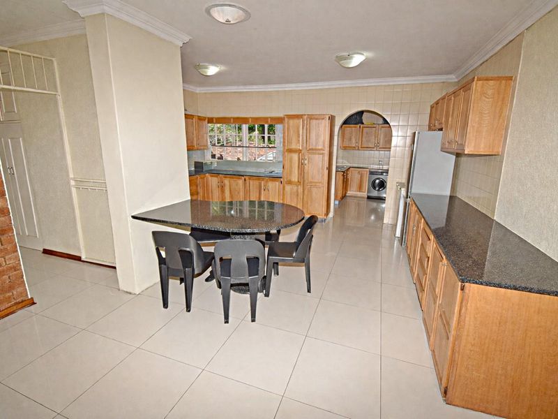 Low Maintenance Home in a Great Location - Photo 8