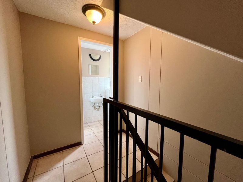 Spacious Three-Level Townhouse with Scenic Views in La Montagne - Photo 10