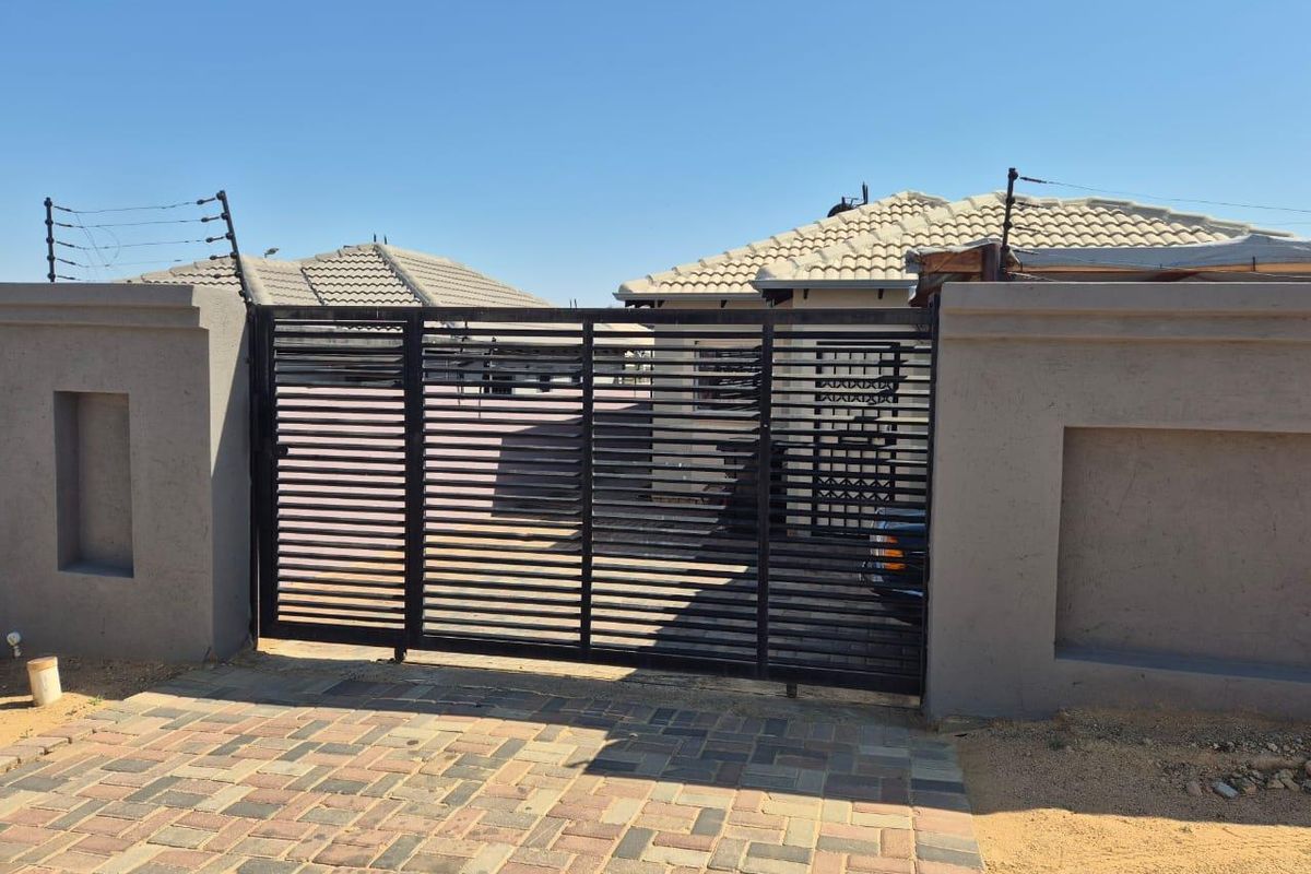 Riverside View - Family Home R 1 085 000! - Photo 2