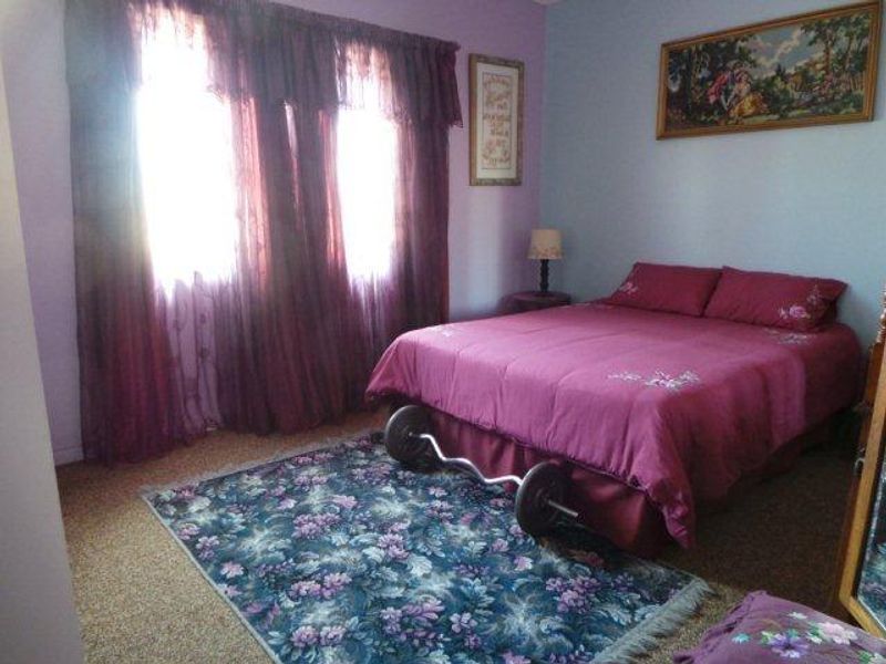 Spacious Family Home close to all Amenities - Photo 8