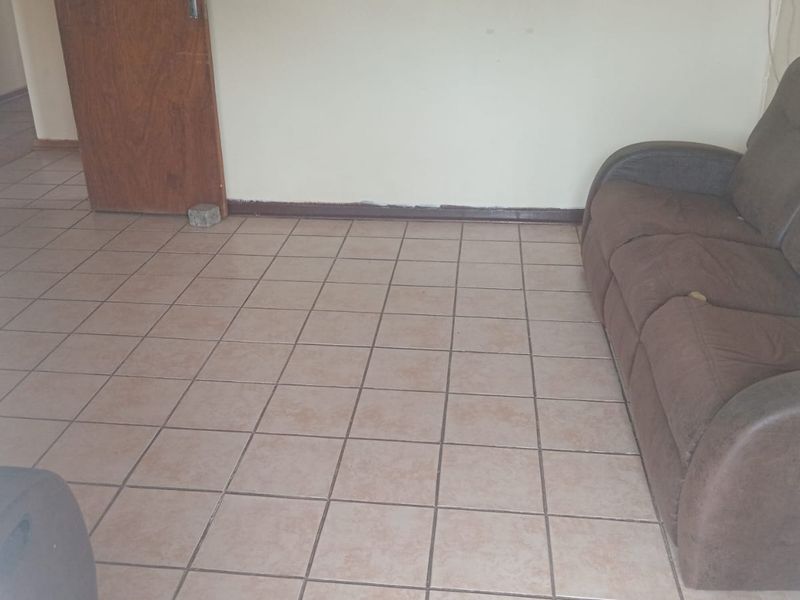 2 Bedroom Apartment for Sale in Forest Hill - Photo 9