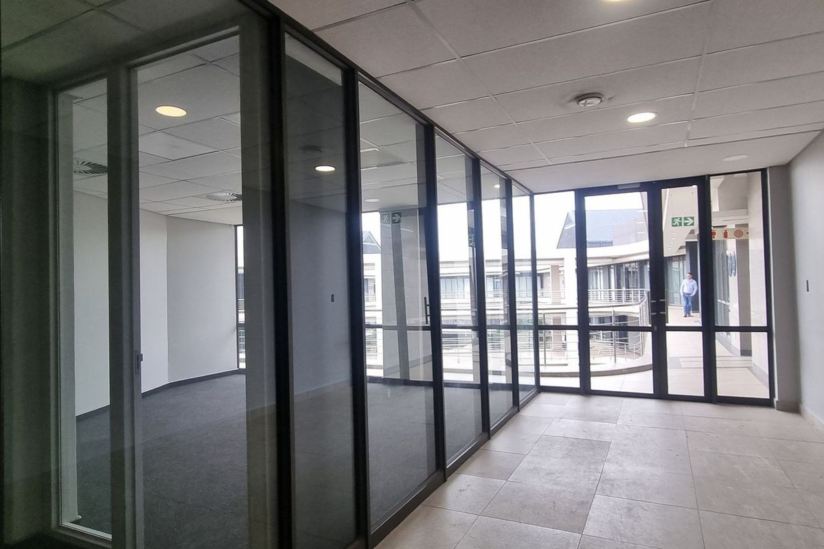 986m2 Office Space To Let in Southdowns Ridge, Centurion - Photo 5