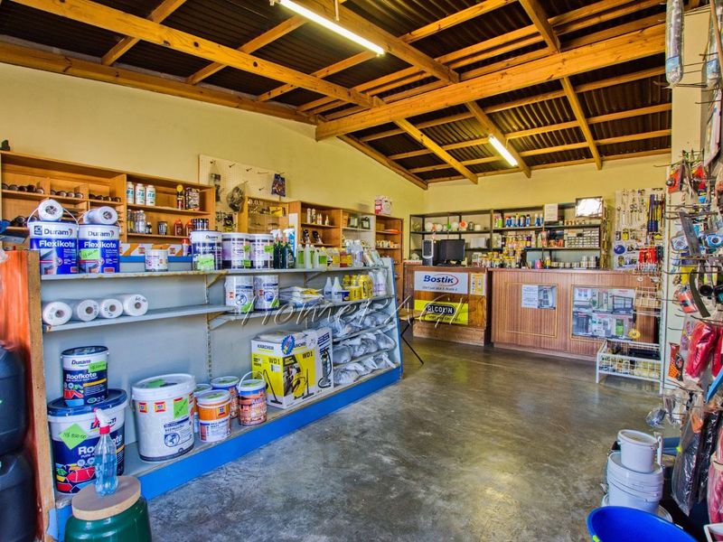 Light Industrial Area, Henties Bay:  Warehouse/Workshop with Flat is for Sale - Photo 7