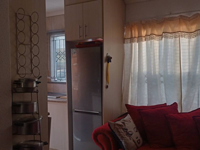 Affordable 2-Bed Home in Mahube Valley, Close to Amenities - Photo 7