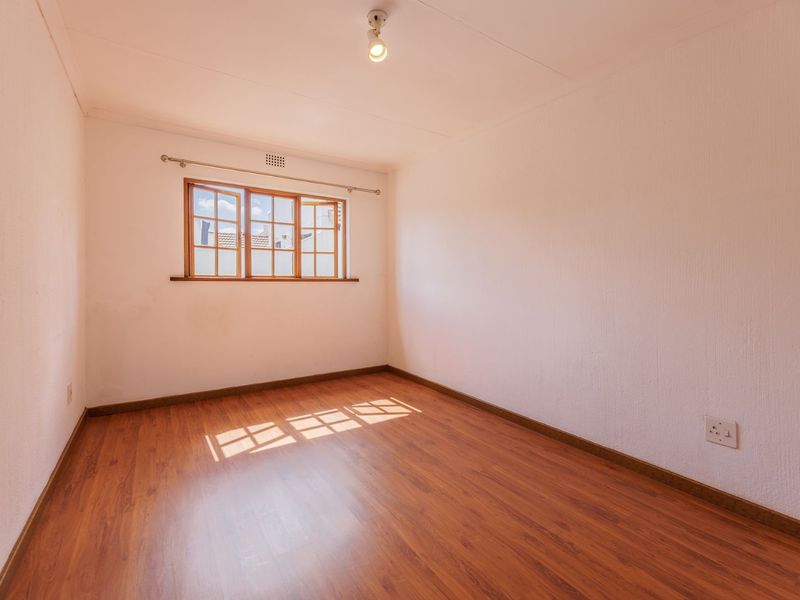 2 BEDROOM LOFT APARTMENT FOR SALE IN BRYANSTON - Photo 9