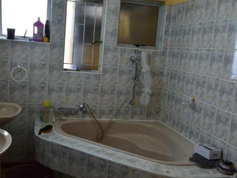 🏡 House For Sale – Khomasdal💰 N$1,890,000 - Photo 4