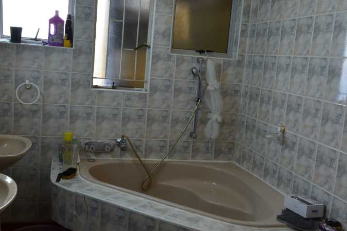 🏡 House For Sale – Khomasdal💰 N$1,890,000 - Photo 4