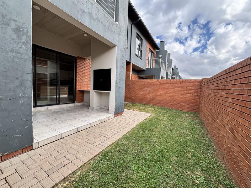 Modern 3-Bedroom Duplex in Secure Estate - Photo 9