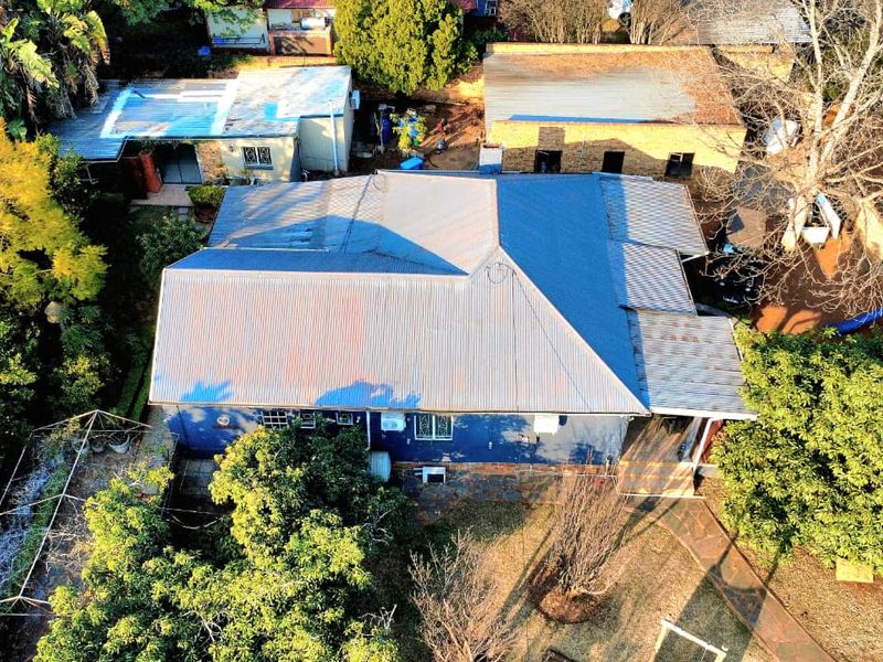 Spacious 4 Bedroom Family Home with Flatlet on a Prime Corner Stand in Rietondale - Photo 1