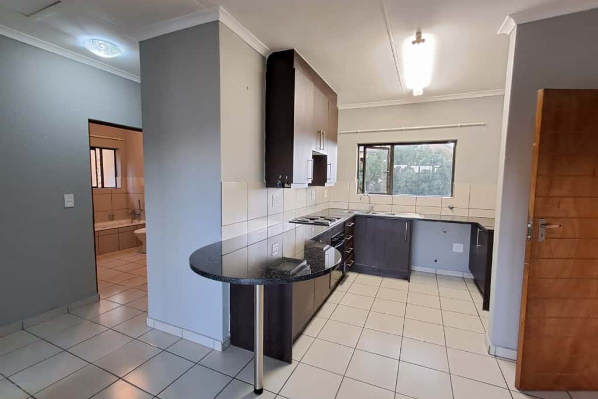 Modern Living with Spectacular Views and Pet-Friendly! - Photo 5