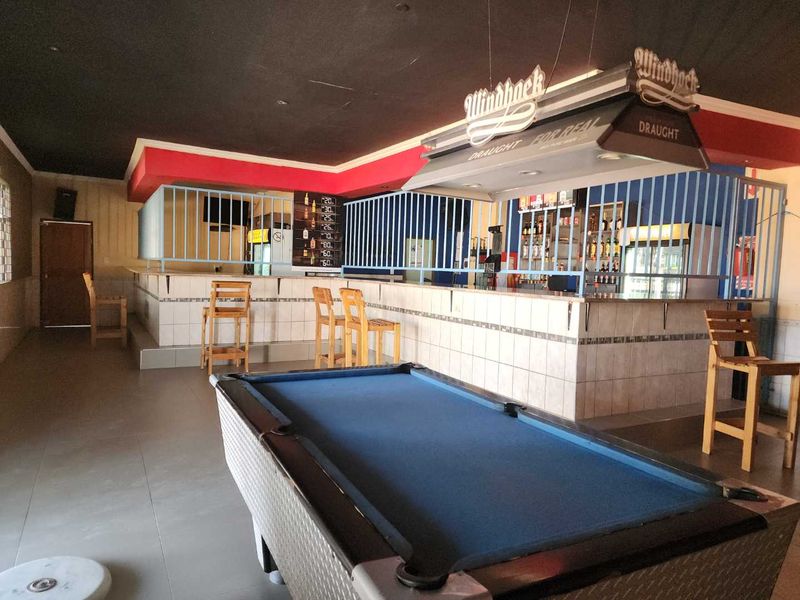Retail building situated in the heart of Omdel, Henties Bay. - Photo 8