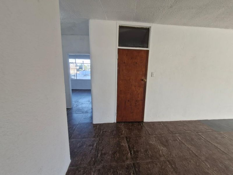 2 Bedroom Apartment For Renta in Waverly - Photo 10