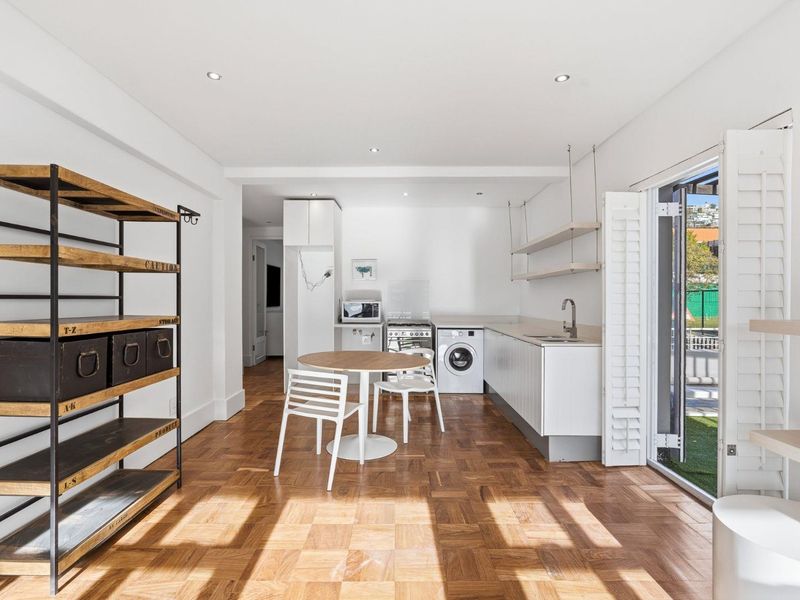 Spacious 2-Bedroom with Wrap-Around Terrace in Prime Location - Photo 10