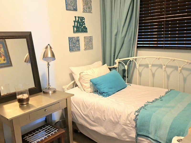 2 bedroom Airbnb 1 bathroom apartment - Photo 9