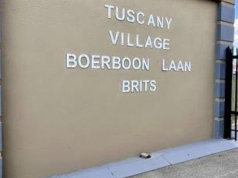 stand for sale. - Photo 4