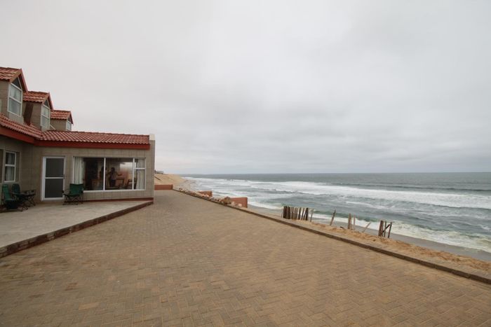 Property #2238666, House For Sale in Henties Bay Central