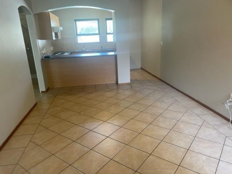 UNFURNISHED ONE BEDROOM - Photo 7