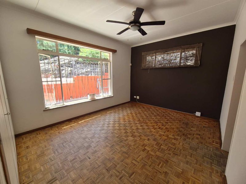 Luxury Hill Family home with a beautiful view - Photo 6