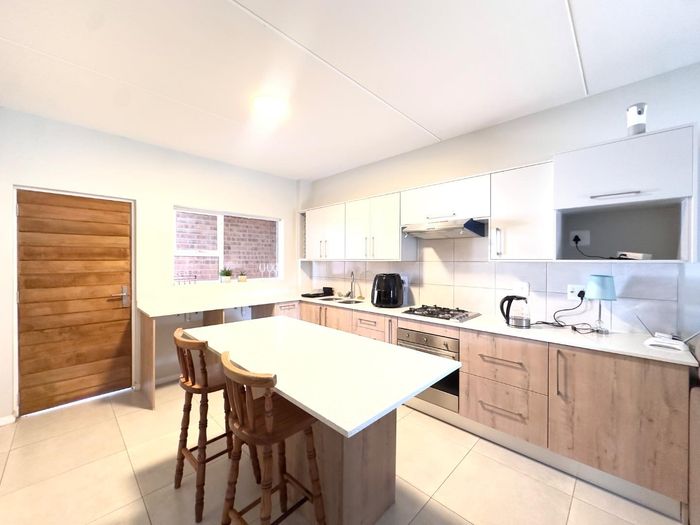 Property #2516915, Townhouse For Sale in Equestria