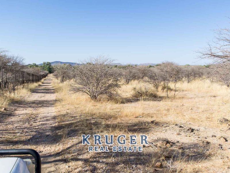 Agricultural smallholding situated approximate 20 km North-East of Omaruru on the banks of the Omaruru river - Photo 7