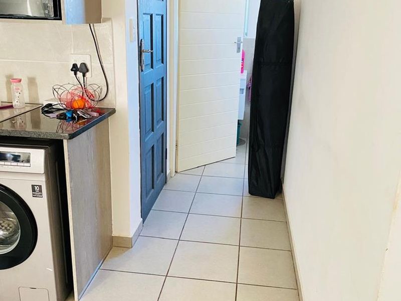 2 Bedroom House for Sale in Theresapark - Photo 7
