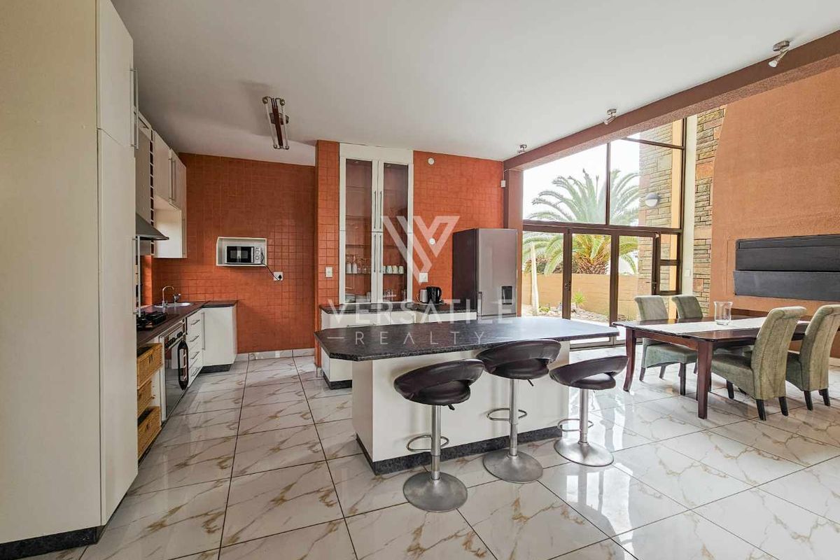 Spacious Multi-Living Home in Hage Heights, Swakopmund - Photo 4