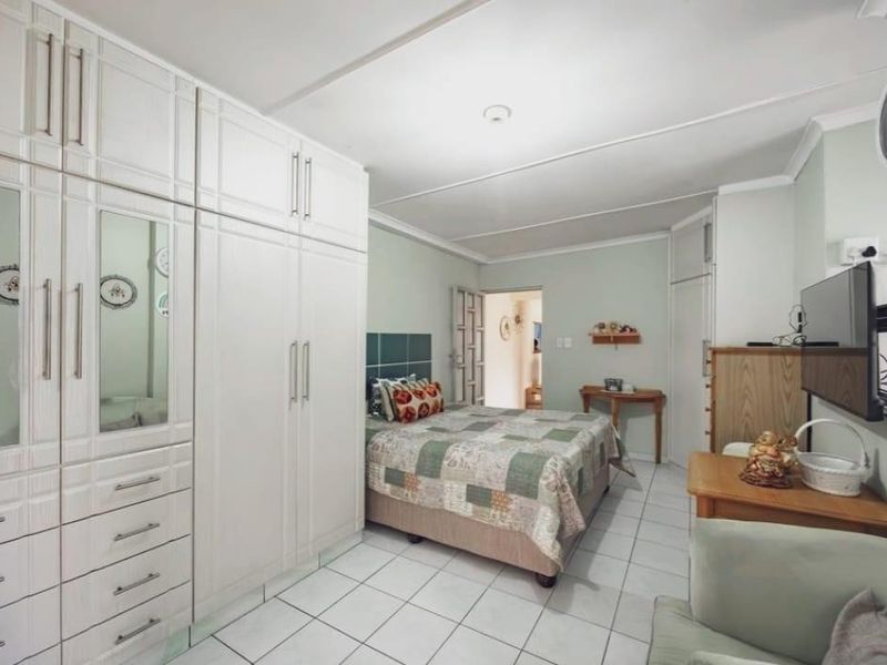 Cozy Family Home in Westcliff with Great Features - Photo 10