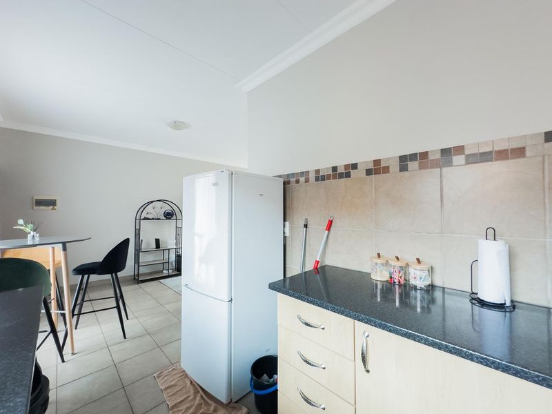 1 Bedroom Unit in Wapadrand - Photo 9