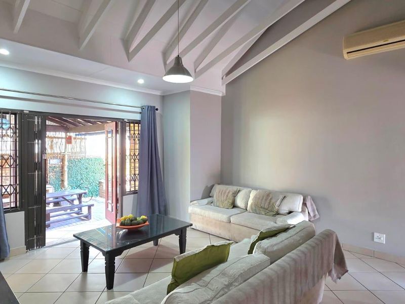 NEW LISTING IN BOSVELDRUS! FULL TITLE, POOL & LAPA! - Photo 6