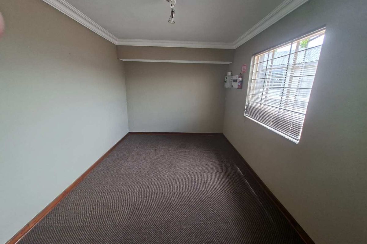 MODERN STANDALONE OFFICE SPACE IN RUIMSIG - Photo 2