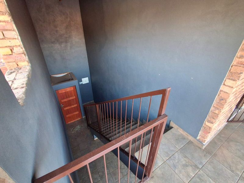 Three bedrooms house with an extra income of R31 000 for sale in Silverton - Photo 7