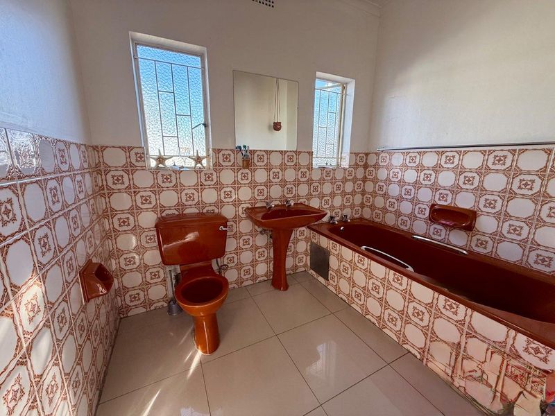 6 Bedroom House for sale in Vryheid - Photo 10