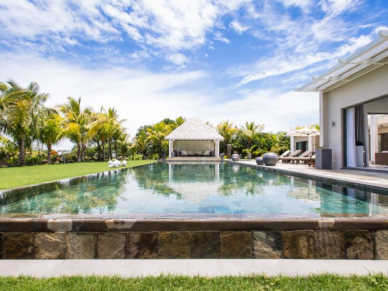 Elevated Luxury with Breathtaking Golf & Mountain Views. - Photo 6