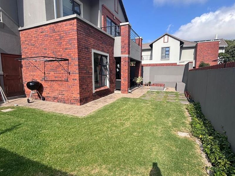 3-Bedroom Family Home in Meyersdal Nature Estate-Secure & Stylish - Photo 2