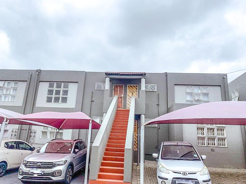 Live in Style: 2-Bedroom with Pool & Braai Area - Photo 10