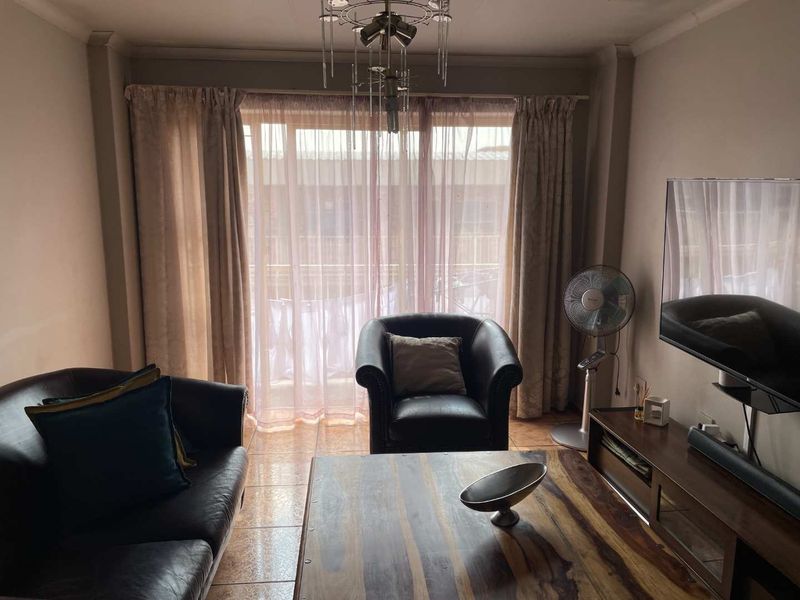 2 Bedroom Flat in Silverton FOR SALE - Photo 4