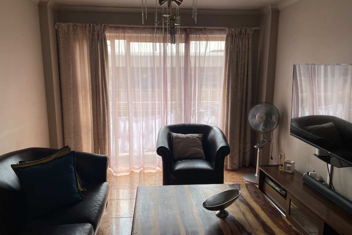 2 Bedroom Flat in Silverton FOR SALE - Photo 4