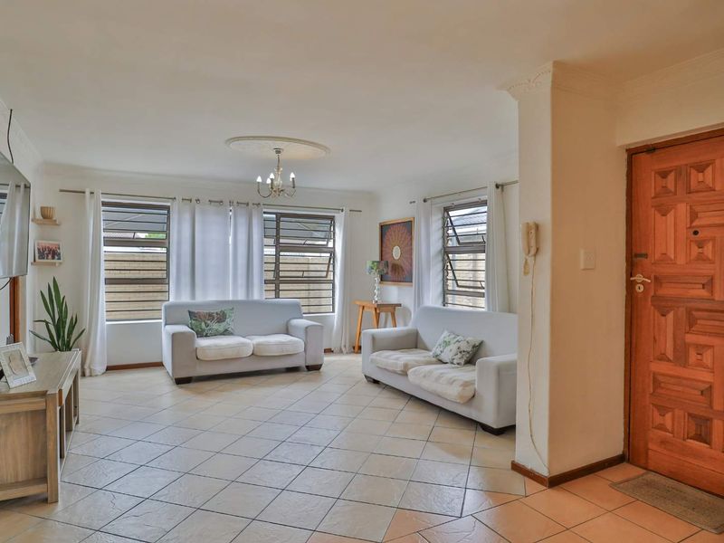 A Rare Gem in the Heart of Diep River - Photo 2