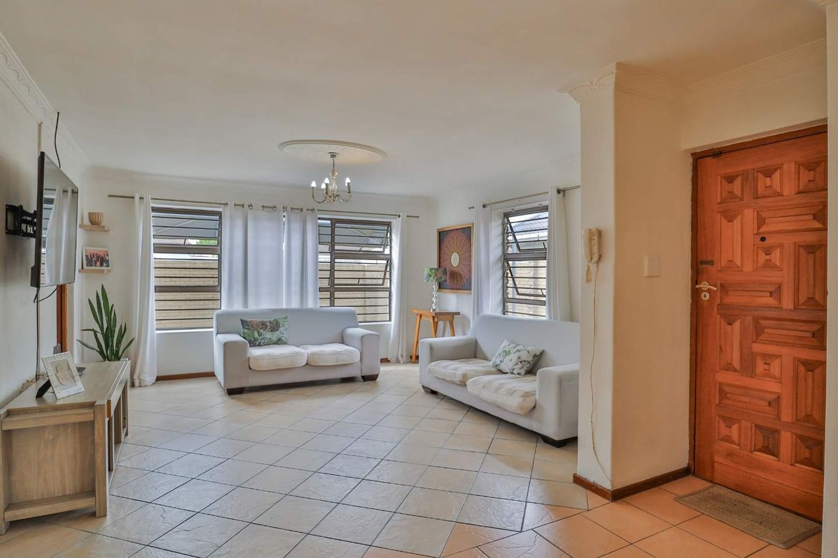 A Rare Gem in the Heart of Diep River - Photo 2